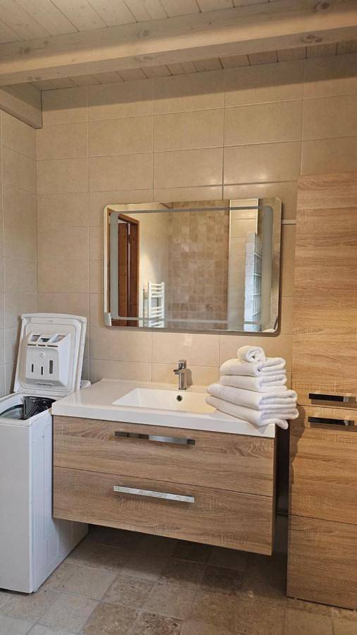 Gîte pour 3 personnes, avec vue et jardin, animaux acceptés à Saint-Germain-du-Bois - 2