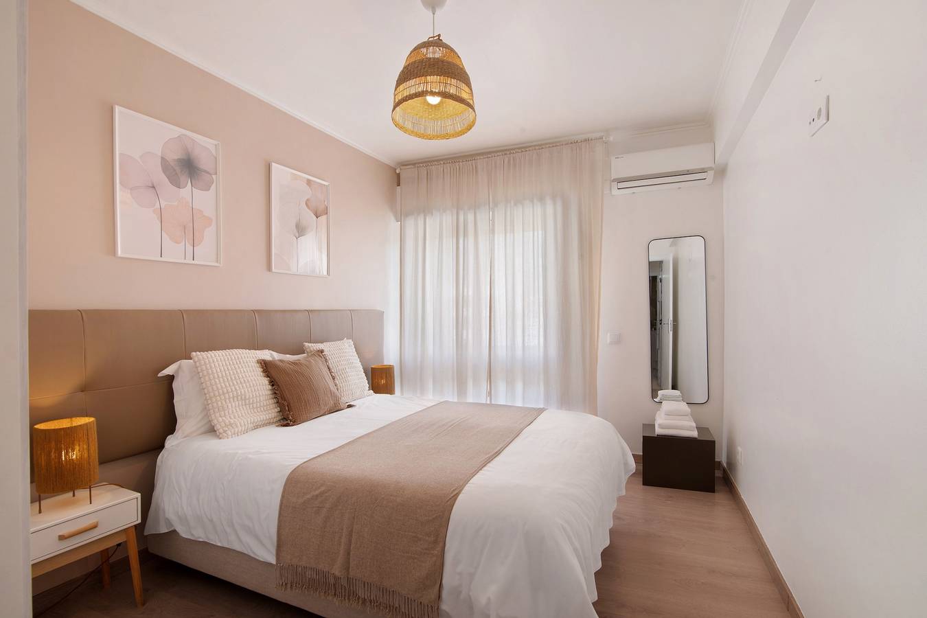 Appartement entier, Appartement "Casa Maria" avec terrasse, climatisation et Wi-Fi in São Pedro, Faro