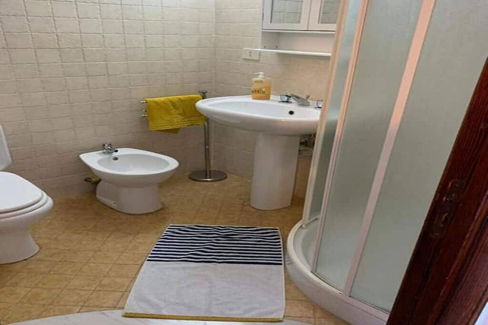 Le decime tranquil retreat 10 minutes to Taormina. Double room in 1800's casale in Fondachello, Provincia de Catania