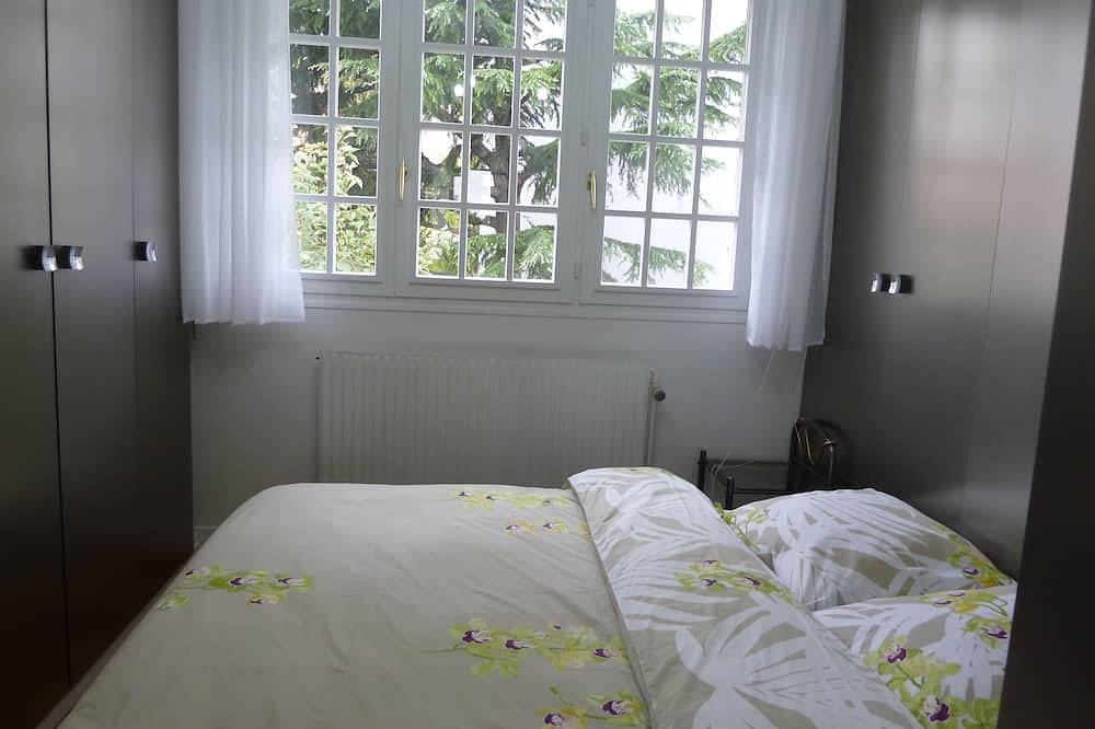 Gran chalet a pocos minutos de París\ncon Jardín, 2 Estacionamientos in Le Kremlin-Bicêtre, Valle del Marne