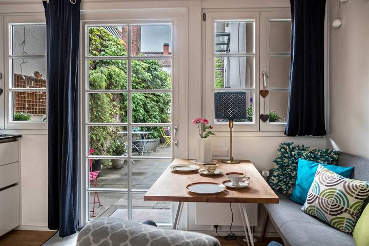 Tiny House close to the Lake with Garden, Terrace & Wi-Fi in Konstanz, Landkreis Konstanz