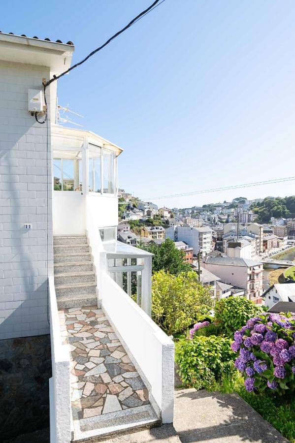 Apartamento para 5 personas, con jardín y vistas en Luarca