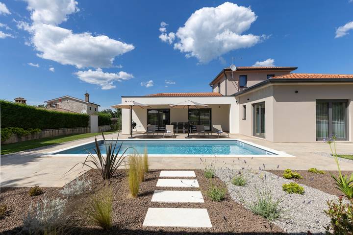 Villa für 6 Personen, mit Pool und Terrasse sowie Garten - 1