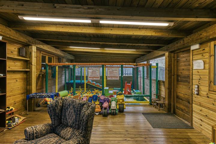 Casa rural para 30 personas, con jardín y piscina para niños, Se admiten mascotas en Pla de l'Estany - 4