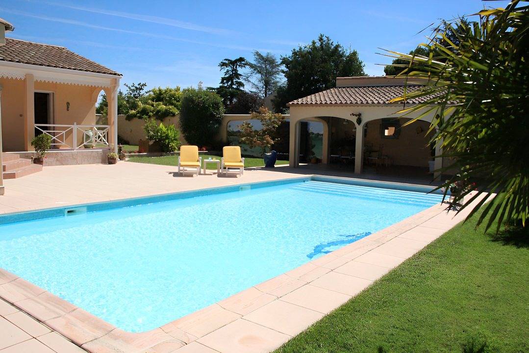 La Villa Créole - Indonésienne in Montady, Canal du Midi