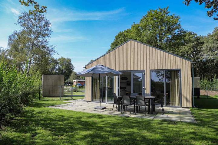 Vakantiepark voor 6 personen, met Terras en Tuin in Hardenberg