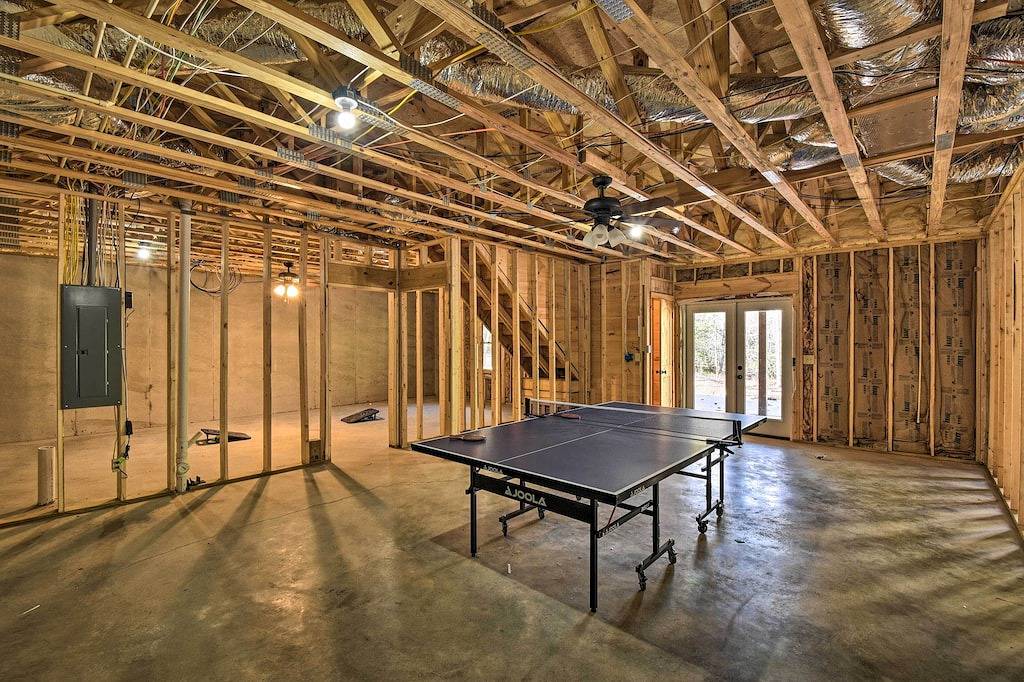 Private Cabin w/ Furnished Porch on < 3 Acres! in Chattahoochee National Forest