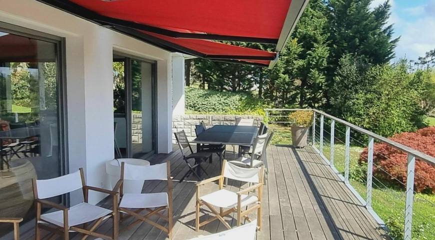 Maison de vacances pour 14 personnes, avec Balcon et Terrasse ainsi que Jardin et Piscine à Arbonne