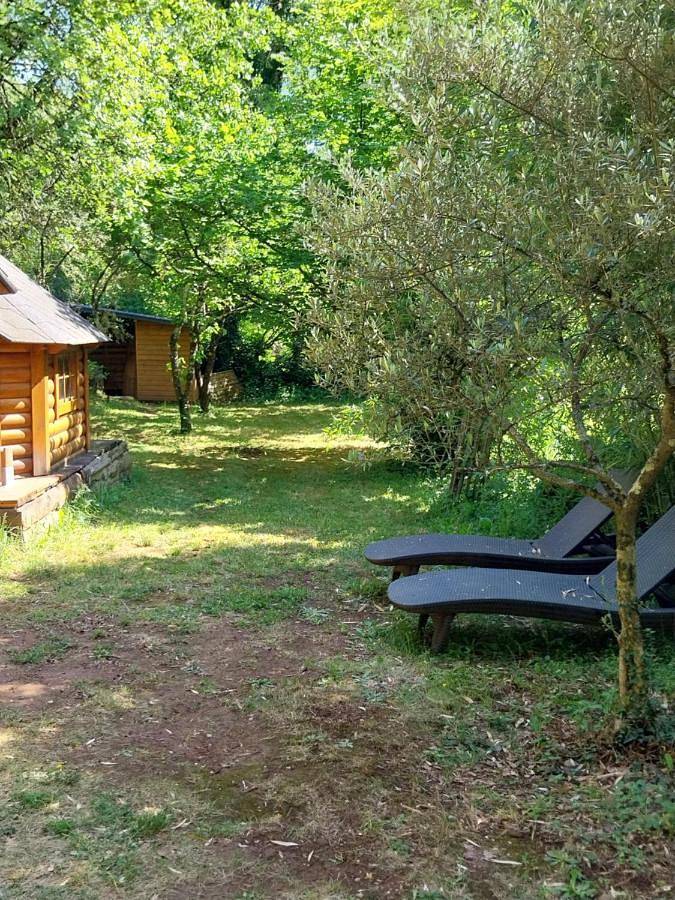 Gîte pour 2 personnes, avec jardin ainsi que piscine et vue à Mialet - 3