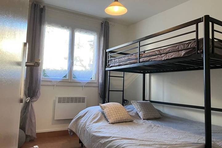 Ganze Wohnung, Garden Ground 2-bedroom Apartment Quiet Close To St Cyr/Mer Center Parking in Saint-Cyr-sur-Mer, Mittelmeerküste (Frankreich)