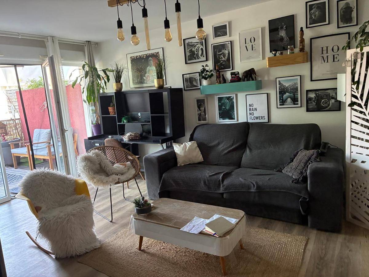 Appartement entier, Two-Bedroom Apartment in Saint-Jean-de-Védas, Côte méditerranéenne (France)