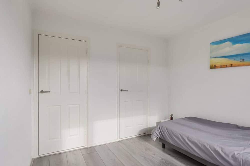 Apeldoorn - spacious family home with 5 bedrooms in Apeldoorn, Veluwe