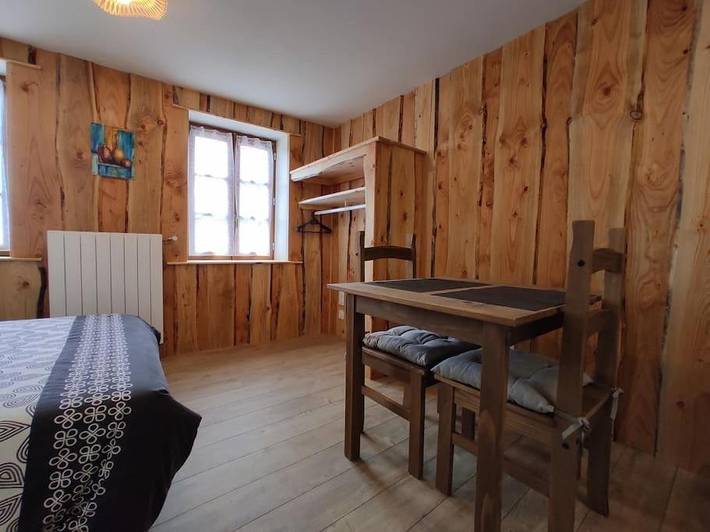 Location de vacances pour 2 personnes, avec vue et jardin à Verrières-en-Forez - 3