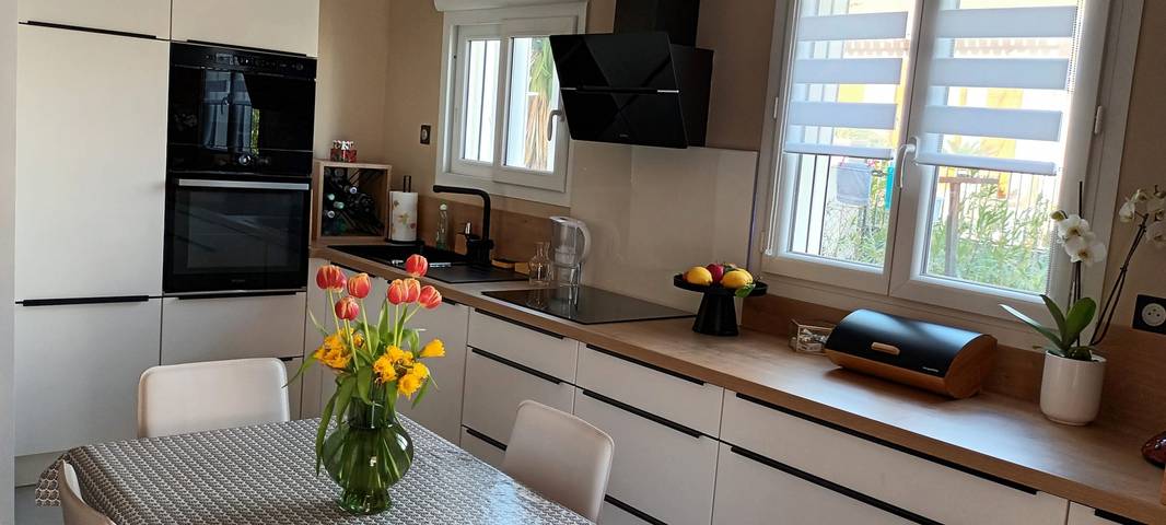 Gîte pour 2 personnes, avec terrasse, adapté aux familles dans Plage Des Capucins La Ciotat - 4