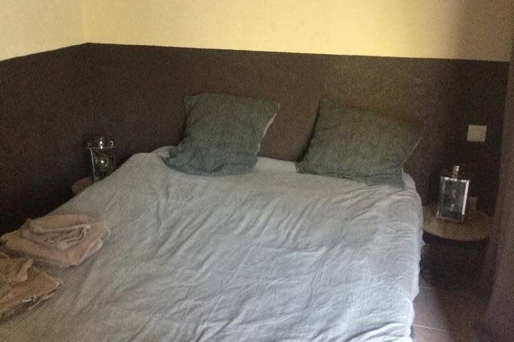 Gîte pour 2 personnes, avec jardin ainsi que piscine et terrasse à Roquevaire - 3