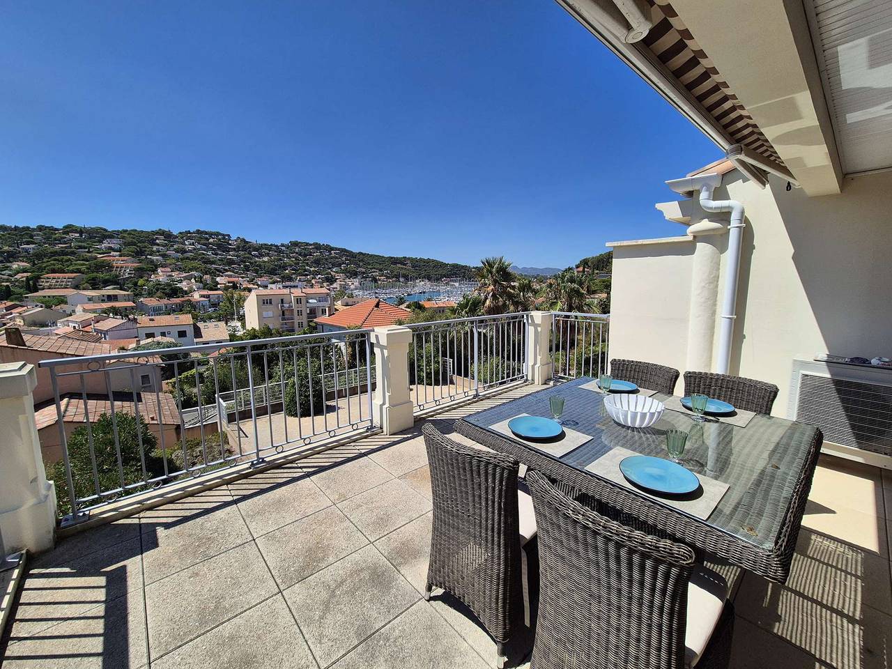 Apartamento vacacional entero, 2 bedrooms, sea view, air conditioning,all on foot in Saint-Mandrier-sur-Mer, Costa mediterránea (Francia)