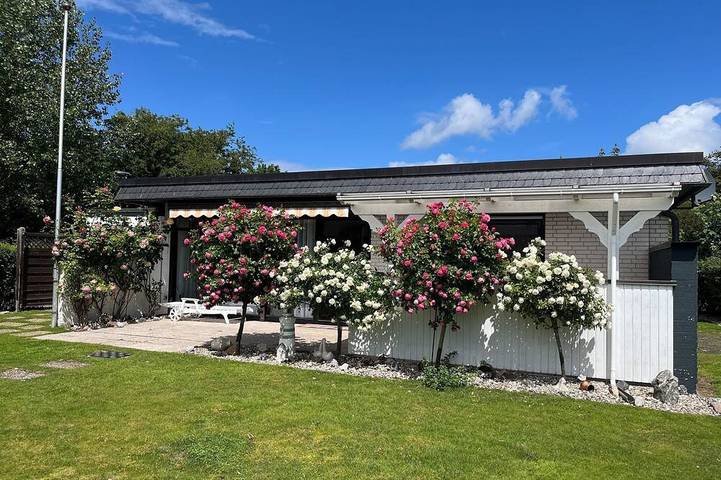 Ferienhaus für 6 Personen, mit Pool und Sauna sowie Terrasse und Garten - 1
