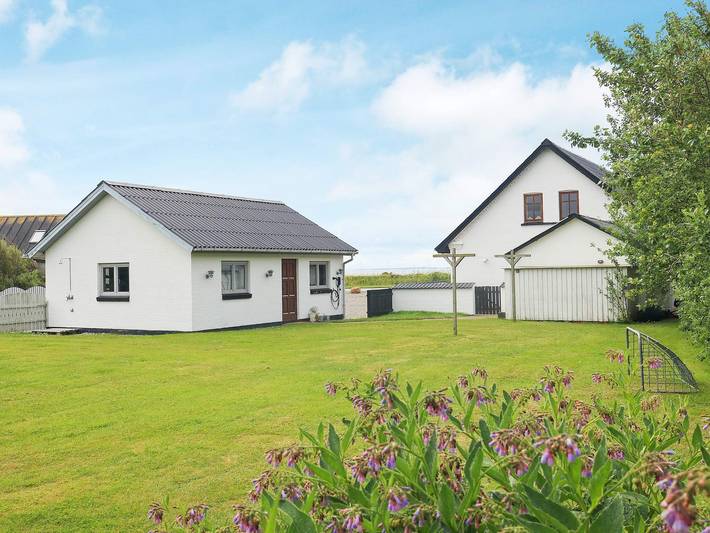 Ferienhaus für 10 Personen, mit Balkon und Terrasse sowie Garten in Agger
