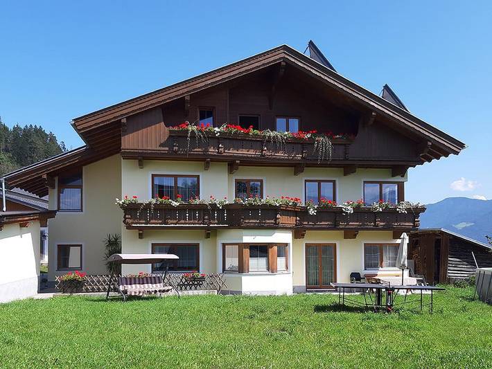 Ferienhaus für 5 Personen, mit Balkon und Garten sowie Pool und Ausblick in Vomp