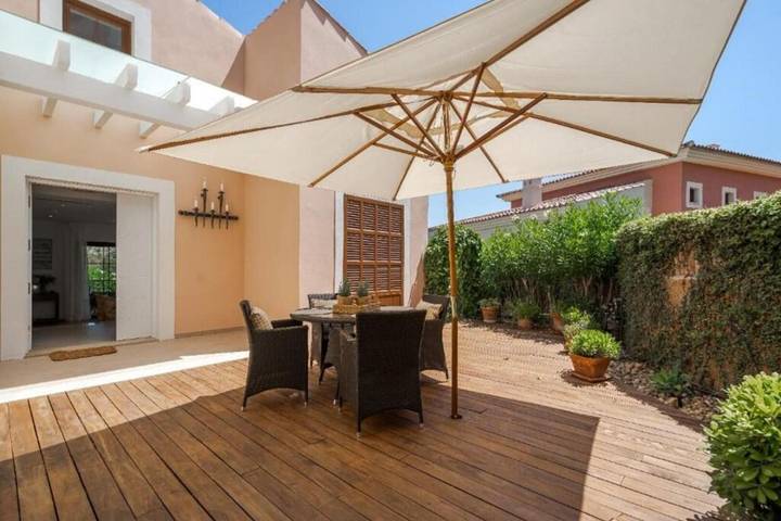 Location de vacances pour 8 personnes, avec jardin ainsi que piscine et jacuzzi dans Camp de Mar - 3