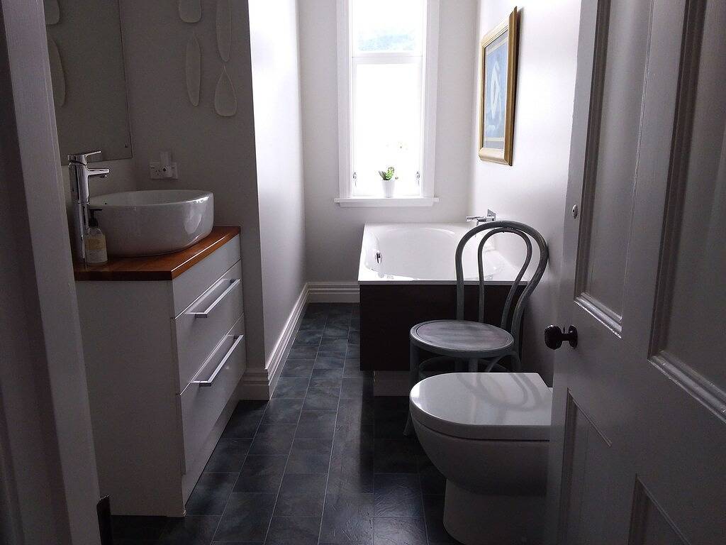 Coromandels Three Chimney Villa - Walk to Town/Private Fenced Yard/Very Spacious in Coromandel, Waikato