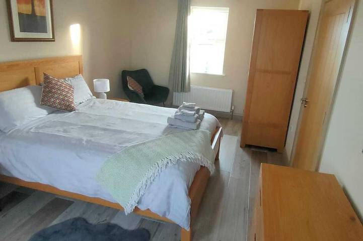 Strandblick-Modern-Ferienhaus-Eigenes Badezimmer-House-1 in Grafschaft Down