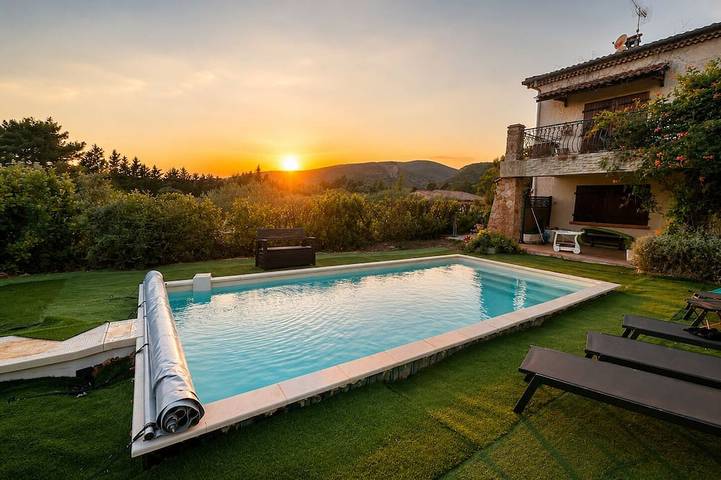 Maison de vacances pour 6 personnes, avec Terrasse et Jardin à Lourmarin