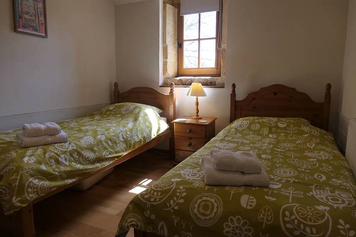 Location de vacances pour 6 personnes, avec terrasse et jardin à La Chapelle-Aubareil - 4