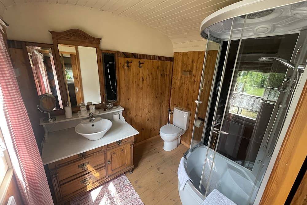 Ganze Wohnung, Zirkuswagen am Landhaus Labes in Stechlinsee, Stechlin