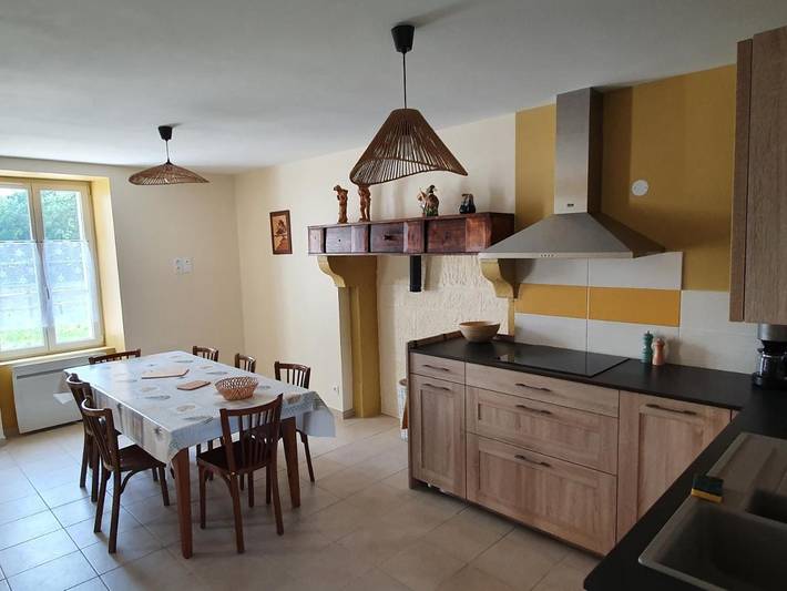Location de vacances pour 6 personnes, avec jardin, animaux acceptés à Charensat - 3