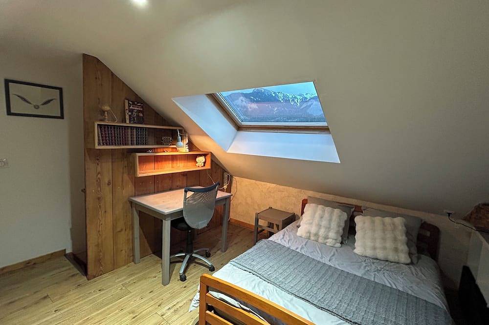 Cosy village house in Jausiers, Nationalpark Mercantour