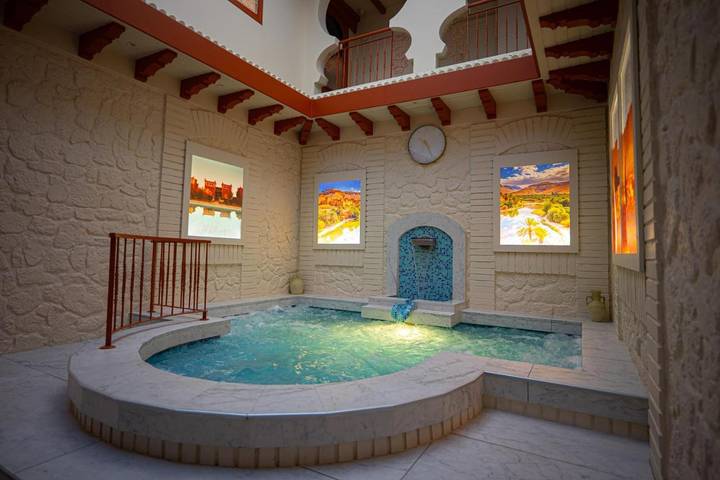 Chambre d’hôte pour 2 personnes, avec jacuzzi et terrasse ainsi que piscine et sauna à Rives