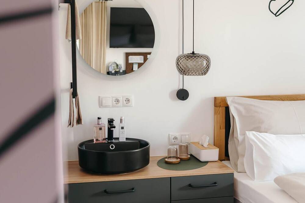 Ganze Wohnung, Pension Blumenwiese - Appartement, Küche, Dusche/Wc, Terrasse, Gartenblick in Steirerland