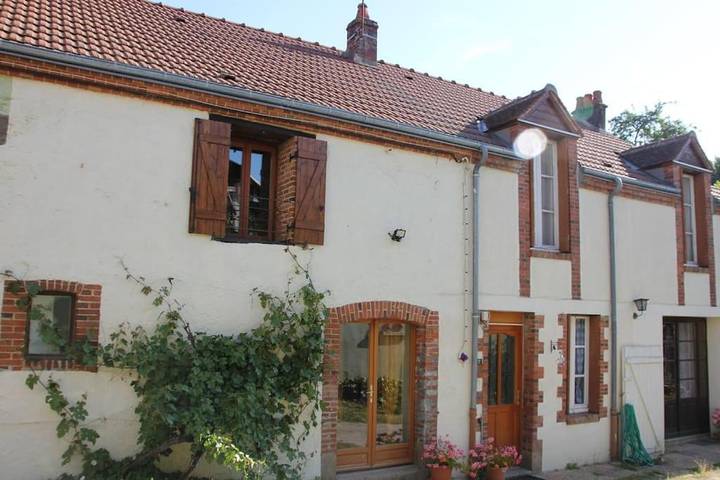 Location de vacances pour 8 personnes, avec jardin à Moutier-Malcard - 2