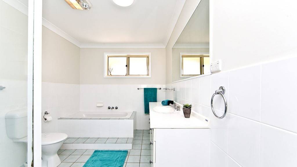 Fingal Escape - 28 Bent in Fingal Bay, Hunter Valley