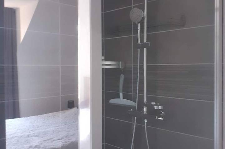 Appartement entier, Un appartement rénové meublé classé 2 étoiles pour  4 personnes in Guilvinec, Région de Quimper