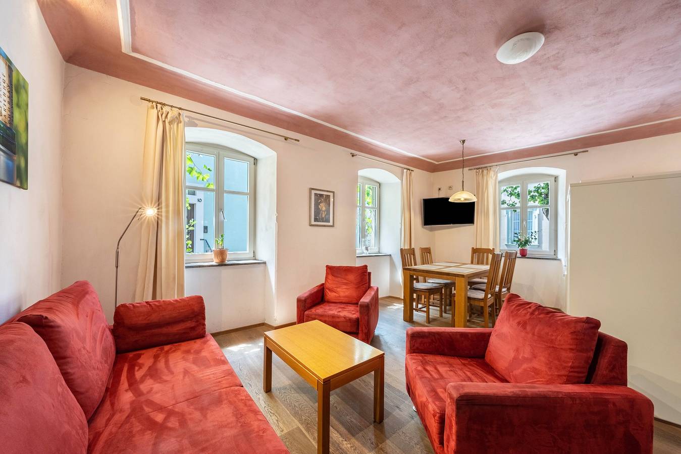 Ganze Wohnung, Appartment 'Am Birnbaum' mit Sitzgelegenheit im Innenhof und Wlan in Volkach, Fränkisches Weinland
