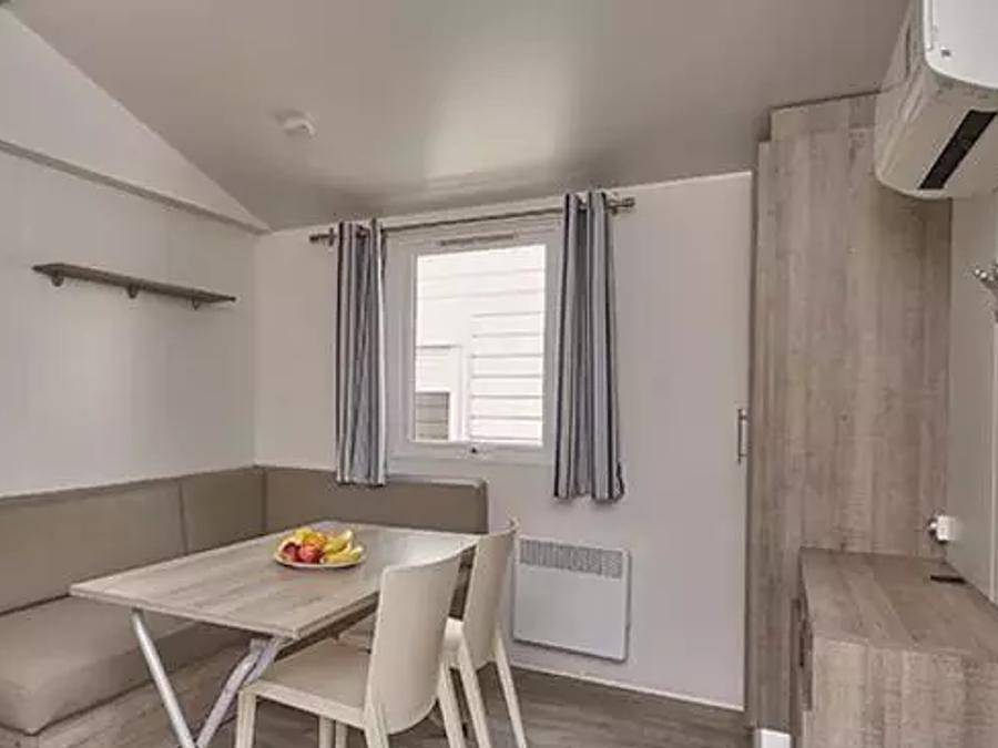 Camping Le Hameau des Pins - Stacaravan 6 personen - Comfort | 2 Slaapkamers | 4/6 Pers | Verhoogd terras | Airconditioning in La Moutone, La Crau