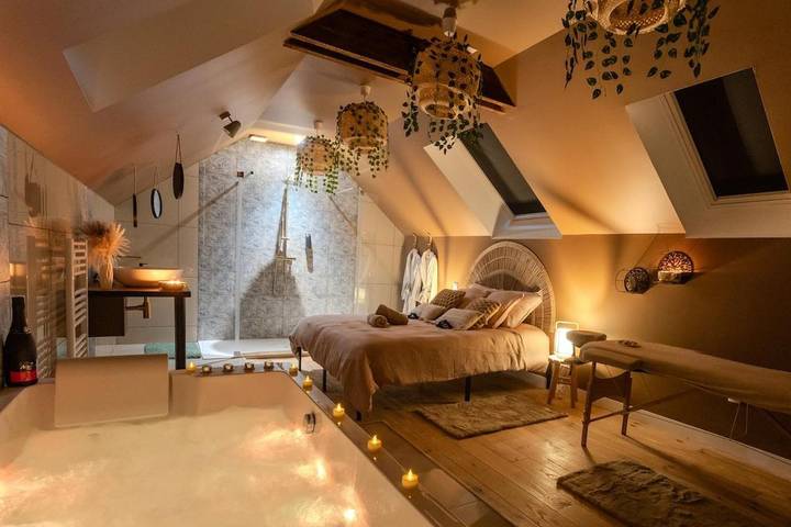 Gîte pour 2 personnes, avec Jacuzzi et Terrasse à Trélazé