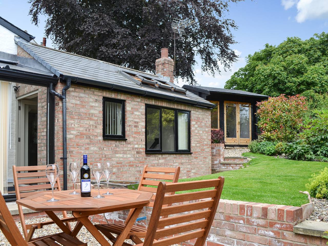 End Cottage in Tibthorpe, East Riding of Yorkshire