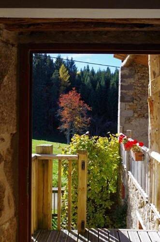 Location de vacances pour 10 personnes, avec jardin et vue à Usson-en-Forez - 3