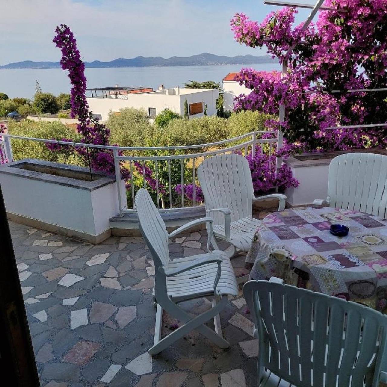Ganze Wohnung, Ferienwohnung für 6 Personen mit Meerblick in Strand Kožino, Zadar (Kommun)