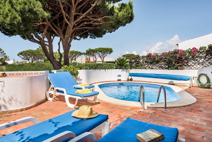 Villa 'Mng Elliott37' com piscina privada, Wi-Fi e ar condicionado in Vale do Lobo, Almancil