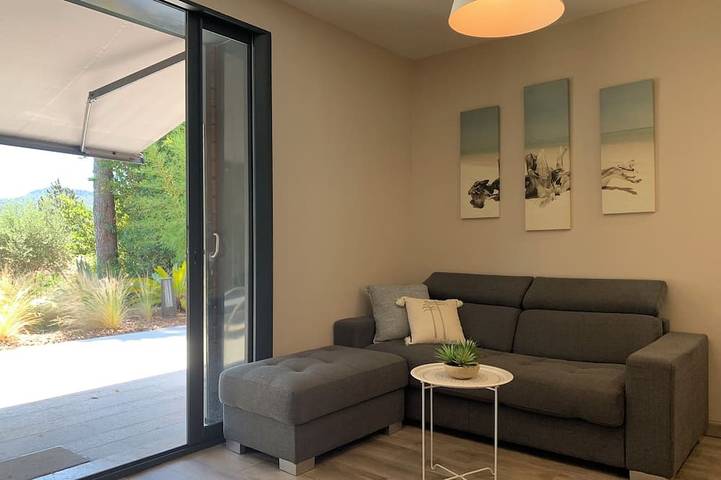Ganze Wohnung, Seaside gîte 2 to 4 pers. in Cuges-les-Pins, Marseille und Umgebung