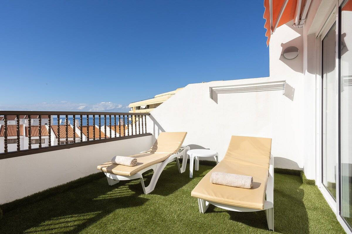 Geheel appartement, Vakantieappartement voor 4 personen met zwembad in Playa Puerto Colón, Adeje