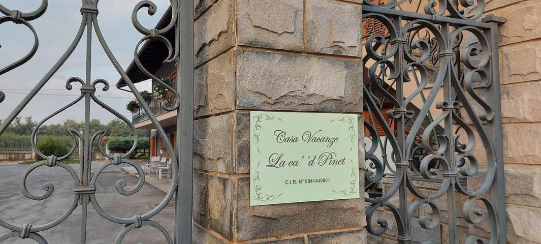 Location de vacances pour 6 personnes, avec vue et jardin à Coni