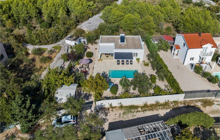 Modernes Apartment in der Nähe des Flusses Krka und der Küste mit Pool und Annehmlichkeiten in Sibenik, Šibenik-Knin