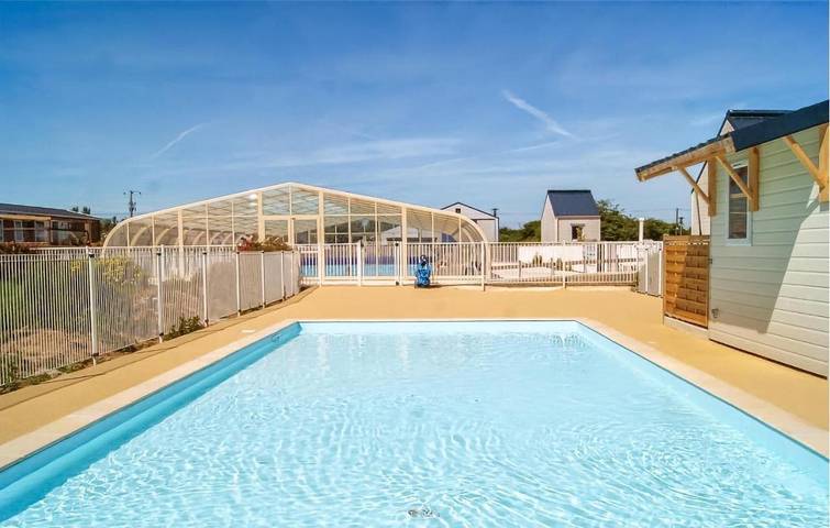 Camping pour 8 personnes, avec jardin et piscine