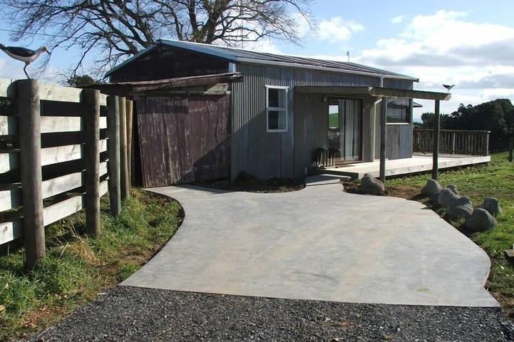 Cottage for 4 people, with terrace and garden, with pets in Waikato