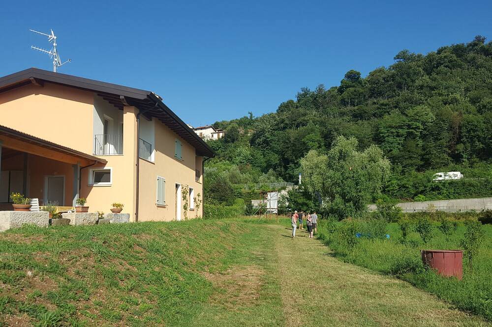 Ganze Wohnung, Auf dem Land, 7 km vom Gardasee entfernt. in Villanuova sul Clisi, Gardasee-Berge